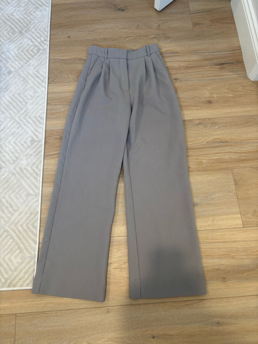 Abercrombie & Fitch Sloane Tailored Wide Leg Pants – Grey